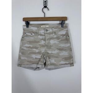 Levi’s Women’s Camo Mid Length Shorts Size 26